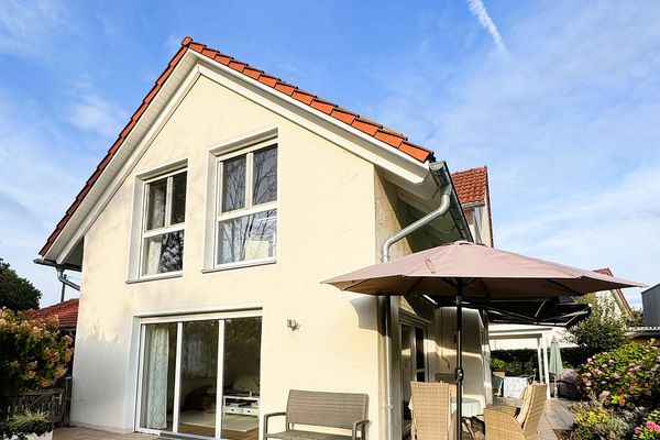 Lichtdurchflutetes, liebevoll gepflegtes Einfamilienhaus