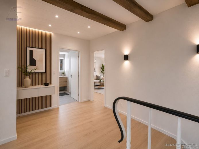Licht. Raum. Lebensqualität. - Ein Zuhause zum Ankommen und Wohlfühlen mit Entwicklungspotenzial. – Flur