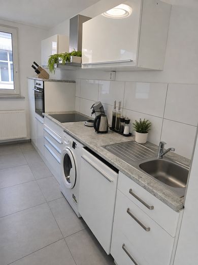 Top saniert - Wunderschöne EG 3 Zimmer-Wohnung mit Küche – Foto 3