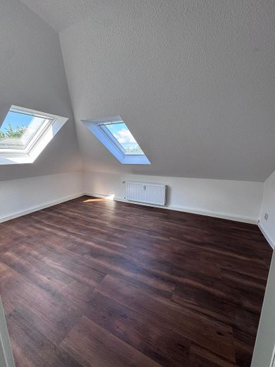 frisch sanierter 5 - Zi DG-Wohntraum mit Fernblick und Gartenanteil in einer Villa – Foto 10