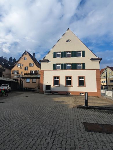 Büro/Gewerbe, Kanzlei, Praxis, Schulung, Handwerker, Handel im Zentrum von Altensteig – Hofansicht