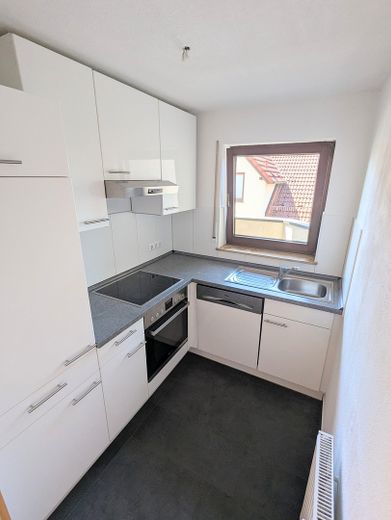 Helle 3-Zi.-Wohnung + West-Balkon & TG-Stellplatz – Küche
