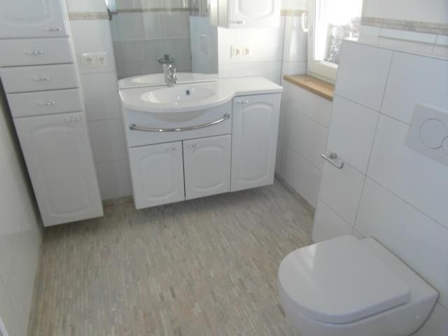 STA - Top san.  ZFH (EFH + autarker 106 m²- DG-Whg.) + sep. Gebäude in 1A-Lage, Weitbl., 3er Gge. – Bad DG