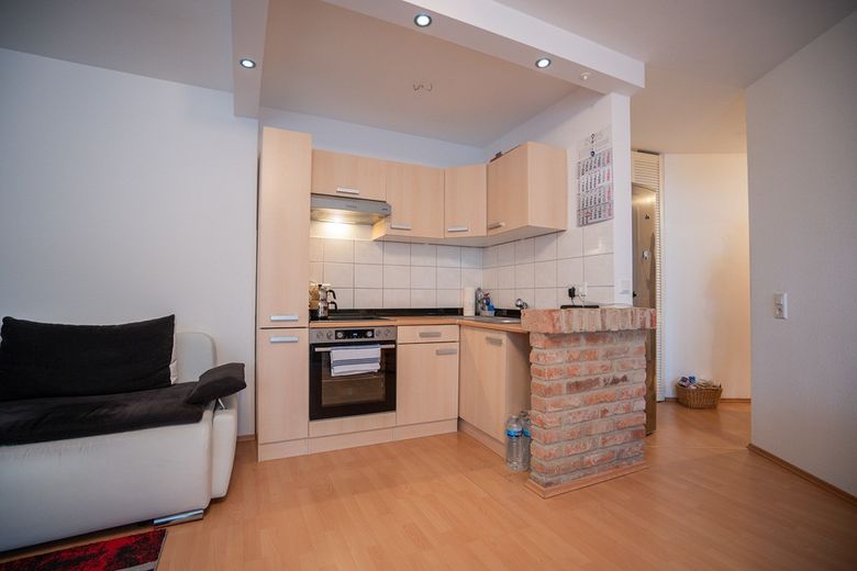 Appartement élégant de 2 pièces avec balcon et cuisine équipée à Saulheim - sans commission – Foto 3