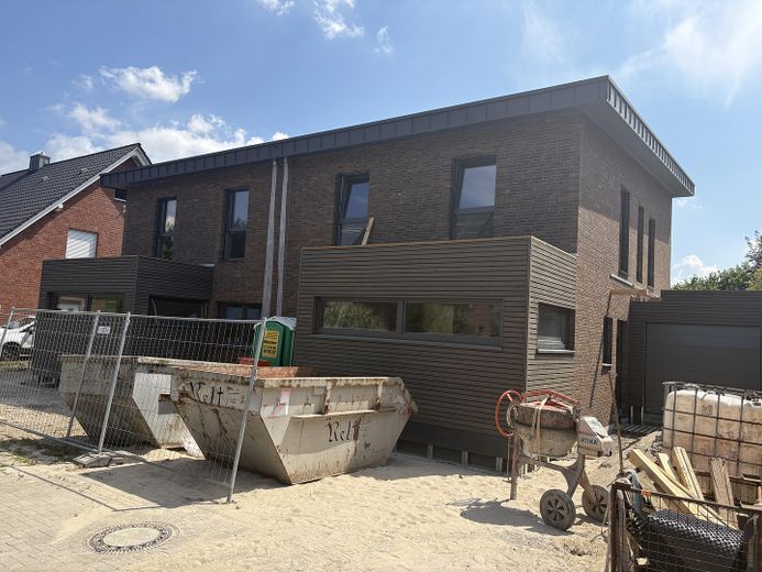 Neubau - hochwertige DHH mit Garten und Garage – Foto 1