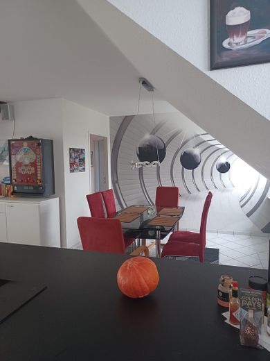 Klimatisierte mod.lichtdurchfl.DG-Whg. Pelleto+PV-Anlage,unverb.FERNSICHT+3-Fachvergl. – Blick von der Küche zu EZ
