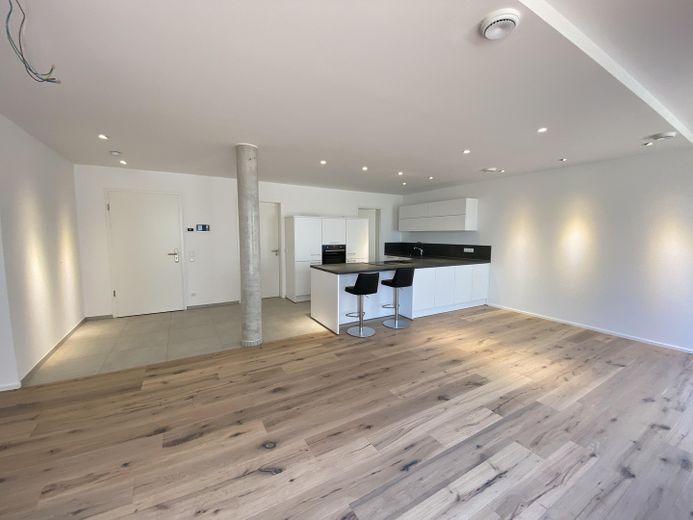 Jasne mieszkanie typu loft z tarasem szuka nowego najemcy – Essbereich & Küche_3