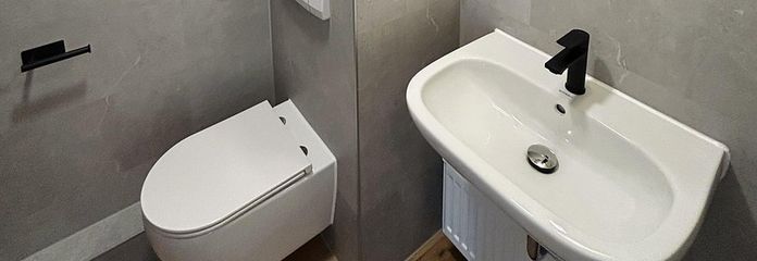 Kernsaniertes Badezimmer.