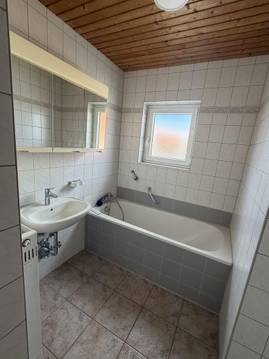 Multi-family house with large lot (3 units), ideal as a multi-generational home, for owner-occupiers or as an investment property – Bad Wohnung OG