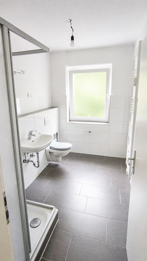 Appartamento di 121 m² completamente ristrutturato, libero · 2° piano · Bochum-Grumme – Badzimmer 