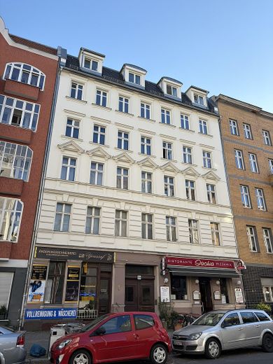 Balıksırtı parke zeminli, Berlin-Wilmersdorf’ta süreli kiralık, mobilyalı 3 odalı eski bina dairesi, 80m2 – Hausansicht