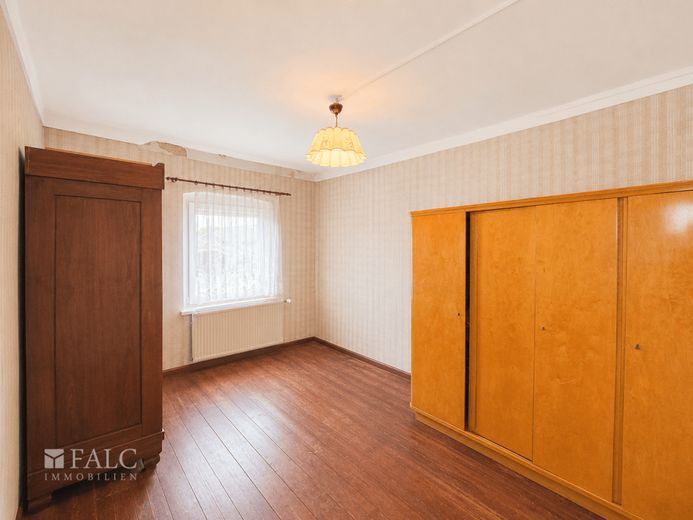 Großzügiges Anwesen mit historischem Wohnhaus und viel Potenzial - FALC Immobilien – Schlafzimmer 3 OG