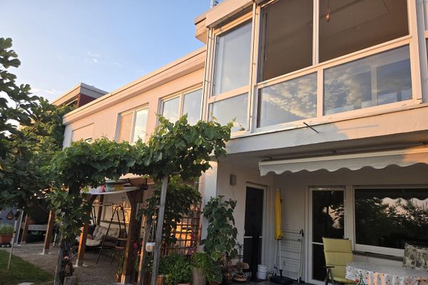 Casa unifamiliare in una posizione da sogno con vista panoramica sul Lago di Costanza e sul paesaggio montano svizzero