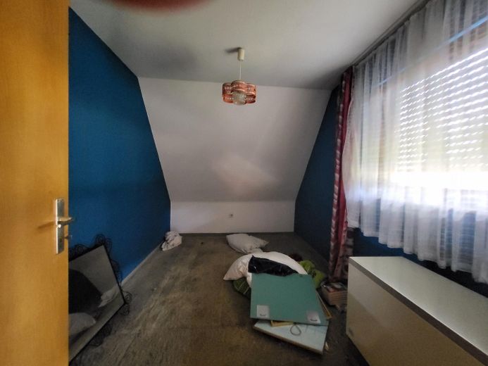 Edificio residenziale versatile da ristrutturare con fienile a Unterensingen – Zimmer