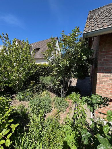 Terrasse ist abgeschirmt ...