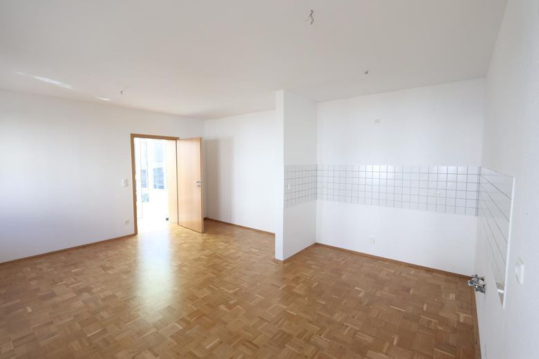 Außergewöhnliche Wohnung in toller Lage! Parkett, Wintergarten, Balkon/Terrasse – Wohnbereich/Küche