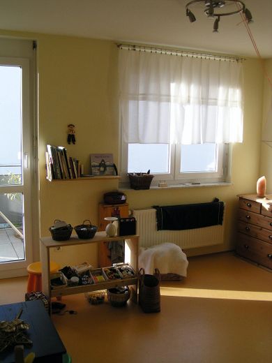 Exclusivo dúplex con carácter de casa adosada, 3 1/2 habitaciones - 2 plazas de aparcamiento subterráneo (opcionales) – 2. Schlafzimmer