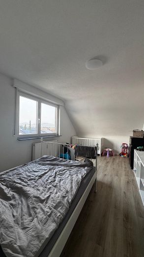 Lichte 2-kamerwoning 50 m² plus garage, inbouwkeuken en extra gebruiksoppervlakte – Zimmer 2