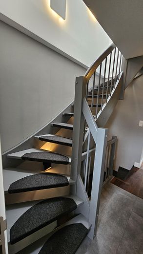 Treppe ins DG