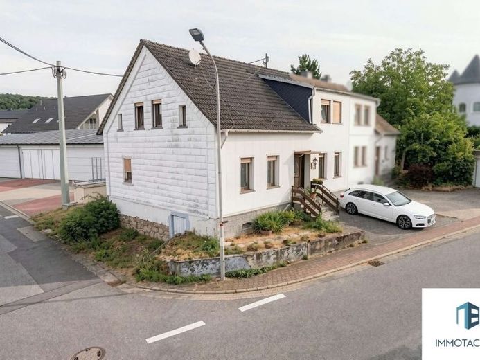 Einfamilienhaus mit viel Gestaltungsspielraum - ideal für Familien, Handwerker und Kapitalanleger – Foto 1