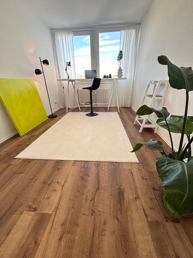 Modernisierte 4,5-Zimmer-Wohnung mit großem Balkon und Tiefgarage in Balingen – Arbeitszimmer
