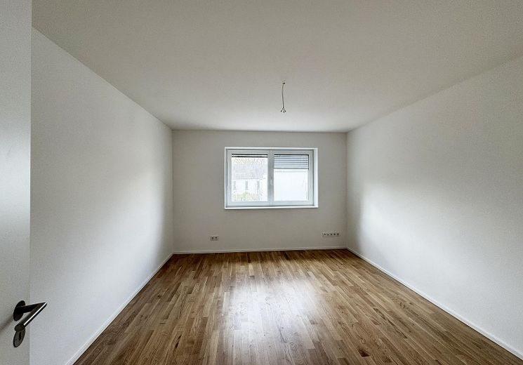 First occupancy after complete renovation: Spacious 3-room apartment with balcony in Munich-Trudering - Unit 5 – Kinderzimmer