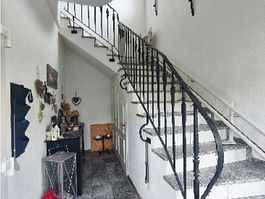Енергоефективний будинок на дві сім’ї з балконом і великим садом – Treppenhaus