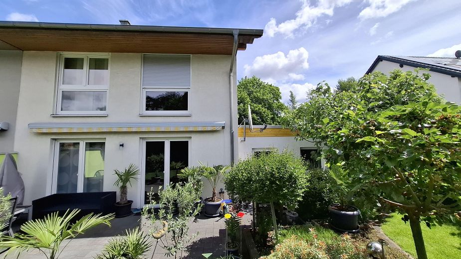 gepflegte Doppelhaushälfte mit Garten in Brühl-Eckdorf (provisionsfrei) – Rückseite - Gartenansicht
