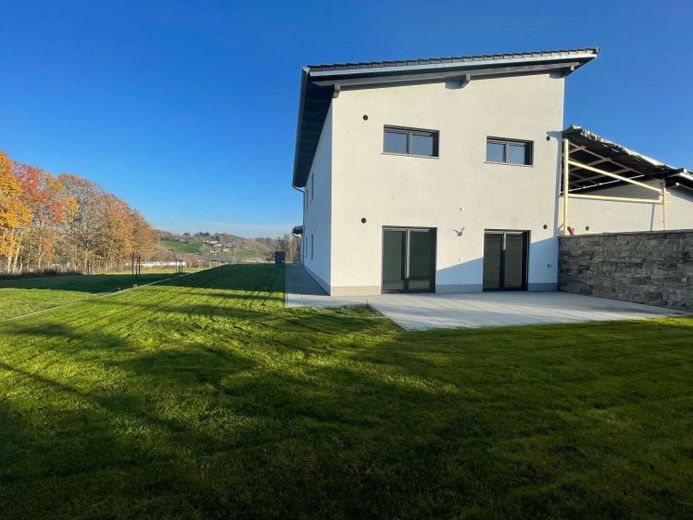 Entspannt wohnen in Vilshofen-Lindahof – Erdgeschosswohnung mit Garten / Wohnung mieten – Foto 1