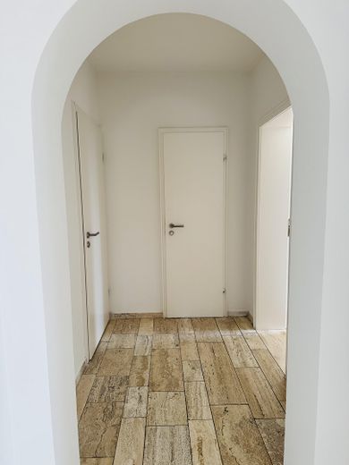 Flur Richtung Badezimmer