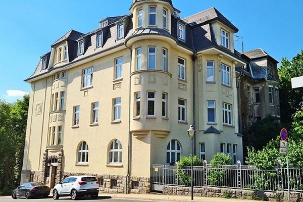 stilvolle renovierte 3 -Raum-Wohnung mit neuer EBK