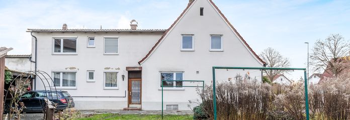 Provisionsfrei: Einfamilienhaus mit Potential – Außenaufnahme