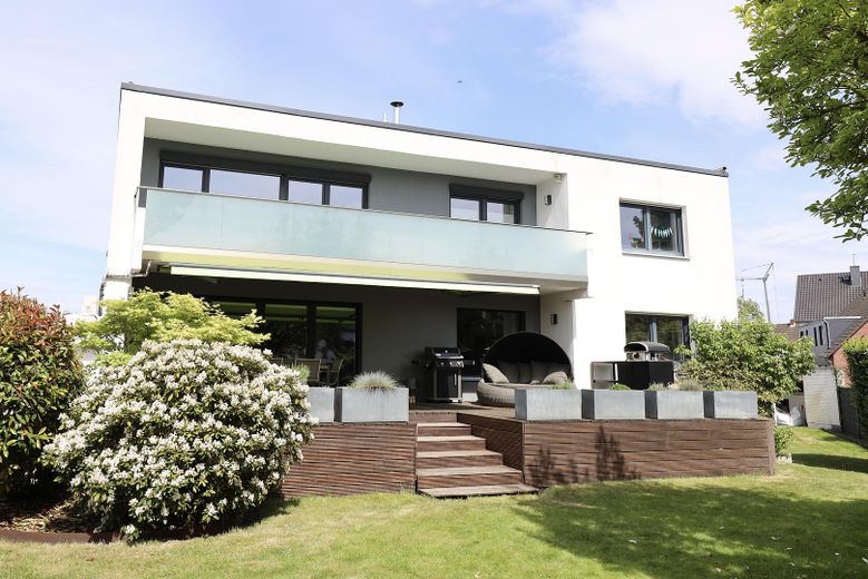 Hochwertiges, modernes Einfamilienhaus | Großer Garten | Sanierung 2014 | Klimaanlage | PV-Anlage – Foto 1