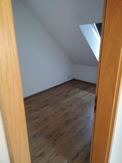 Gepflegte 5-Zimmer-Wohnung zum Verkauf – Zimmer 1