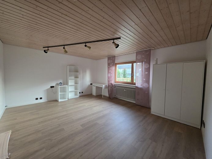 WG-Neugründung Tübingen: 180 m² Wohnen im Grünen, 450 m² Garten, Top-Bad & All-In-Pauschale – Premium-Zimmer  ca 30 qm