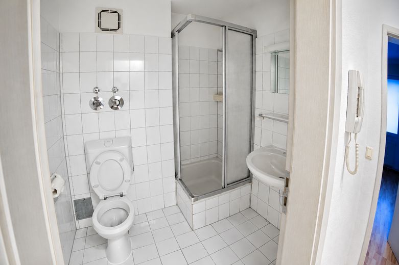 Modern/quiet 1-room apartment with fitted kitchen in central location in Fürth – Foto 7