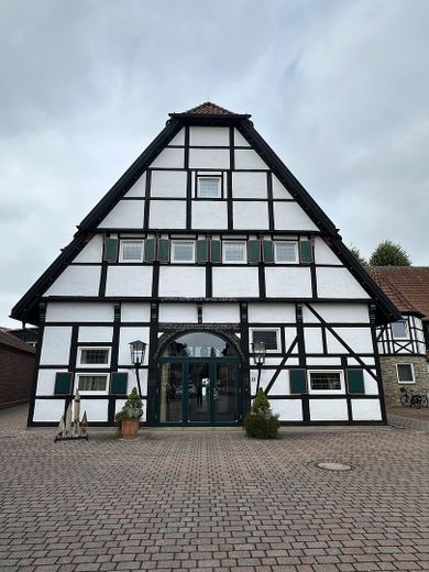 Ladenlokal/Büro/Praxis – Frontansicht Osten