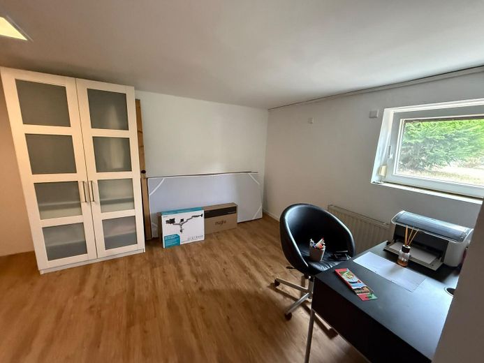 Casa unifamiliar con 1209qm de terreno y más de 250qm de superficie útil – Großer Raum im Keller 1