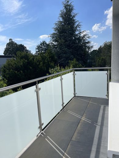 🏡 Moderne Möblierte Wohnung – Voll ausgestattet – zentrale Lage – Einziehen & Wohlfühlen! – Balkon