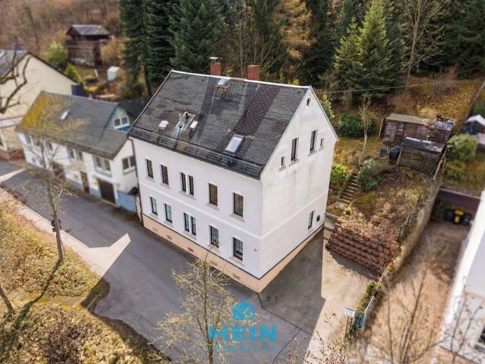 Träume brauchen Räume! Großzügiges Zweifamilienhaus mit Potential am Fuße des Heidelsbergs in Aue! – Foto 1