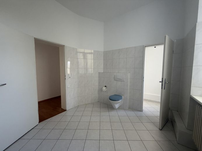 Apartamento céntrico de 3 habitaciones en Nordend con cocina equipada y baño con luz natural – Foto 14