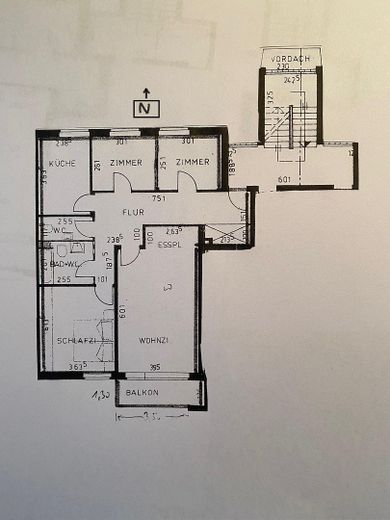 Großzügige 4-Zi.-Whg. (2 2/2 Zi.) mit Balkon/Südlage ; auf großem Grundstück ; provisionsfrei – Grundriss lt. Bauunterlagen