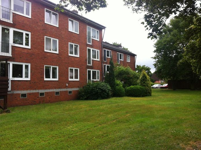 Renditestarkes Immobilienpaket mit 29 Einheiten und 5.159 m² Grundstück – Foto 3