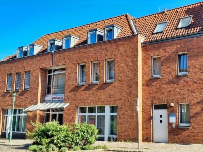 Jung, verklinkert in zentraler Lage, direkt am Markt – फोटो 1