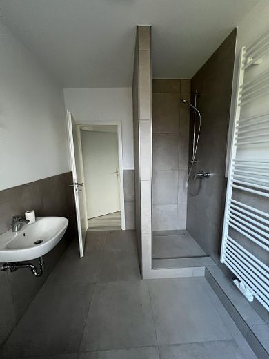 Habitación individual en piso compartido grande en Brackwede, posiblemente parcialmente amueblada – Foto 4
