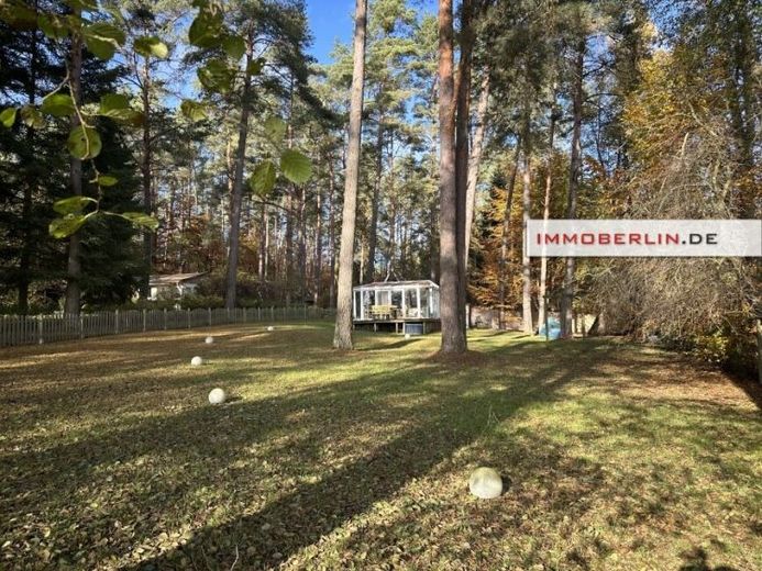 IMMOBERLIN.DE - Traumhaftes Wassergrundstück mit Wochenendbungalow & Boot in herrlicher Naturlage – Foto 1