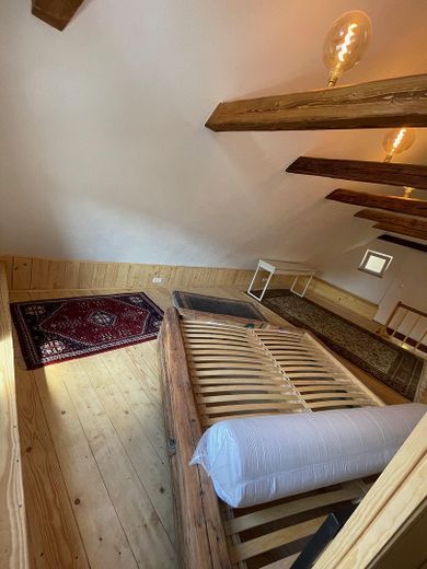 Renovierte 2,5-Zimmer Möblierte Wohnung Galerie Loft in Rottenburg – Schlafzimmer