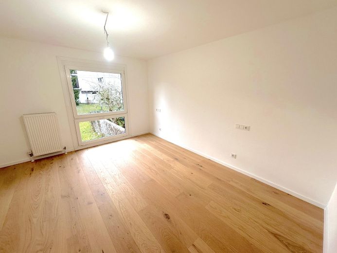 Exklusiv: Komplett neu renovierte 5,5–6‑Zimmer‑Wohnung in Top‑Lage Esslingen‑Sulzgries – Schlafzimmer