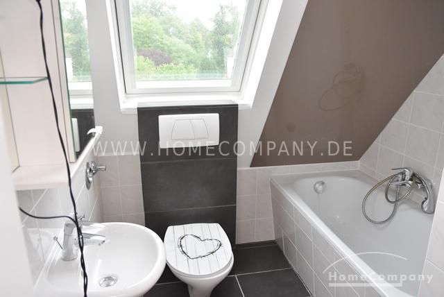 Mittelfeld-Wülfel, Modern furnished top floor apartment with 2 bedrooms near the trade fair. – e7f297403a834bad1cb907574bb384fe4fce4ca9.jpg