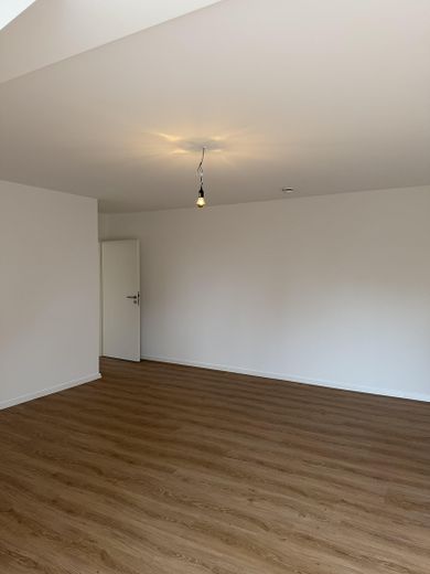 Wohnen im Denkmal – frisch sanierte 115-m²-Dachgeschosswohnung mit großem Wohnbereich – Foto 9